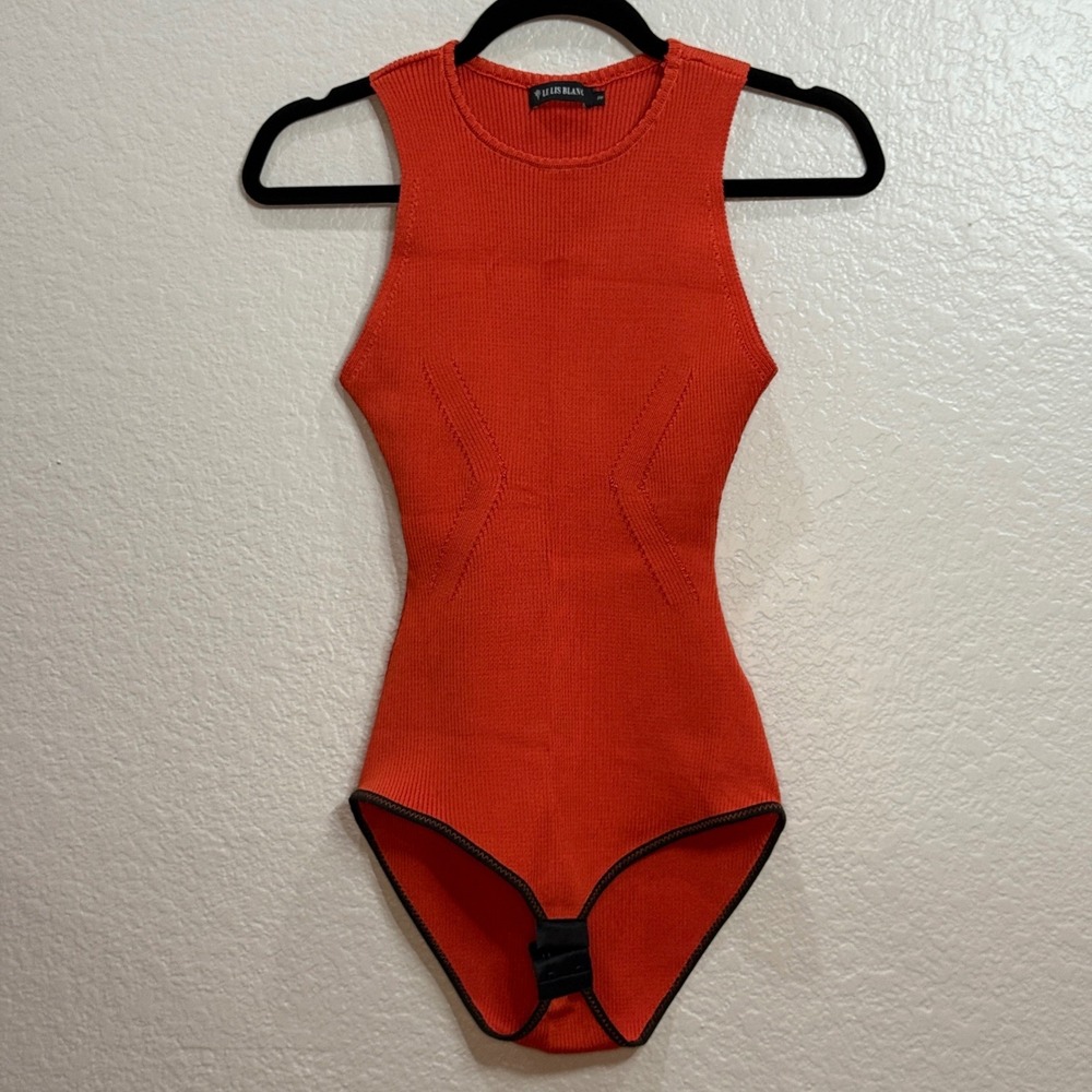 LE LIS BLANC Ribbed Knit Orange Bodysuit Racerback Snap Closure Women Size ‎ PP